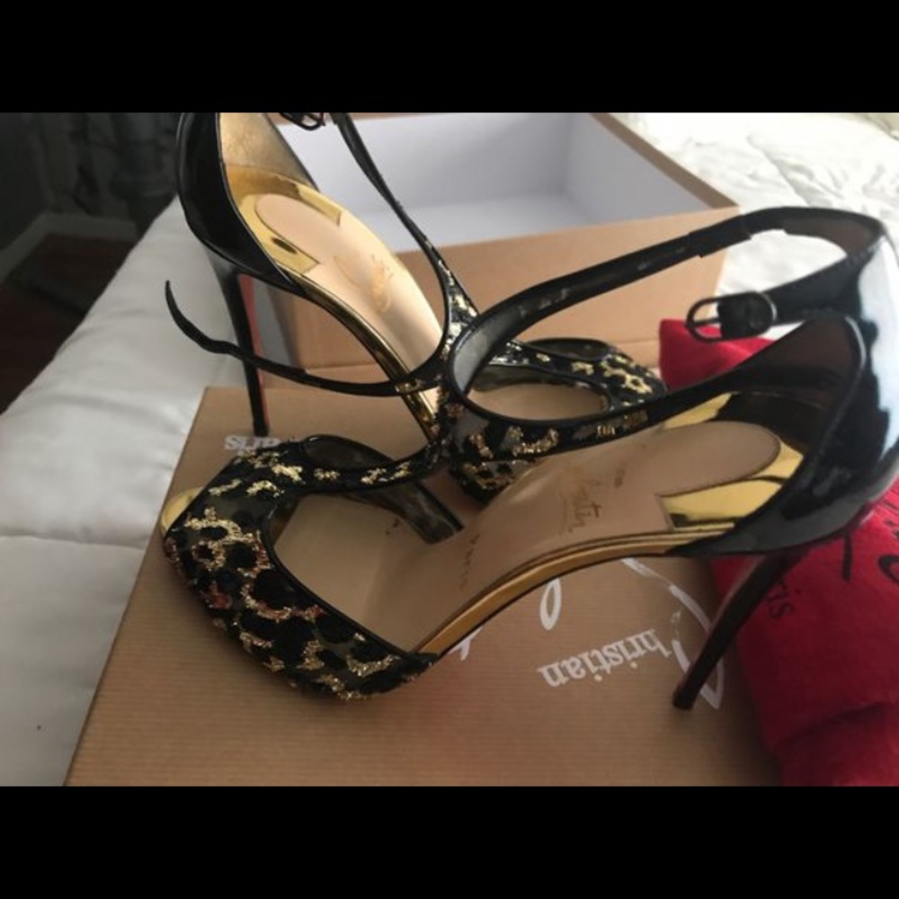 Woman’s shoes